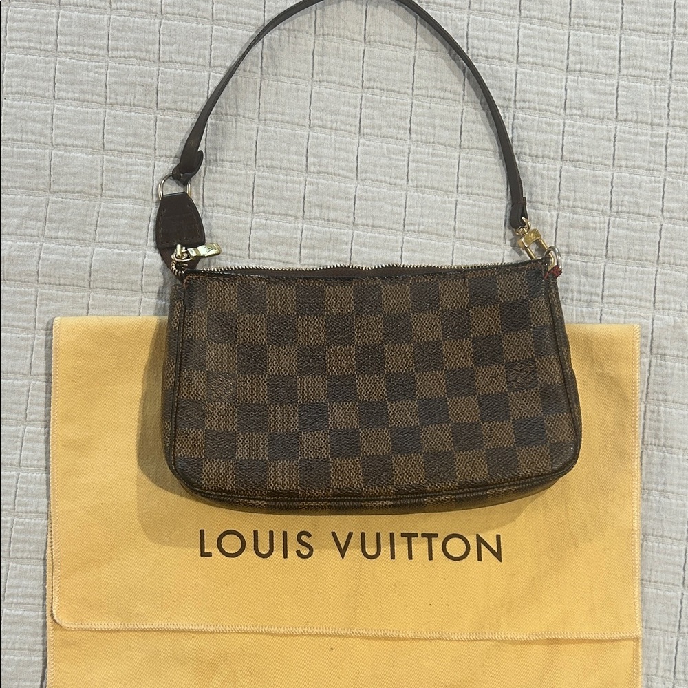 Louis Vuitton Damier Ebene Pochette